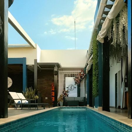R Hotel Κίνγκστον Εξωτερικό φωτογραφία