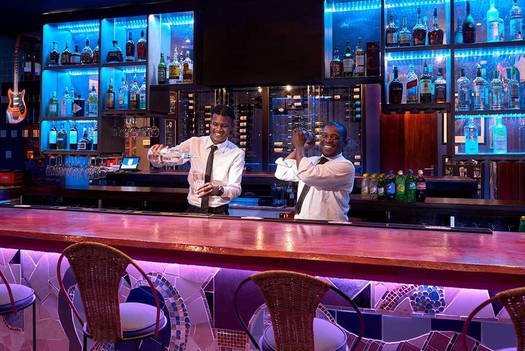 R Hotel Κίνγκστον Εστιατόριο φωτογραφία